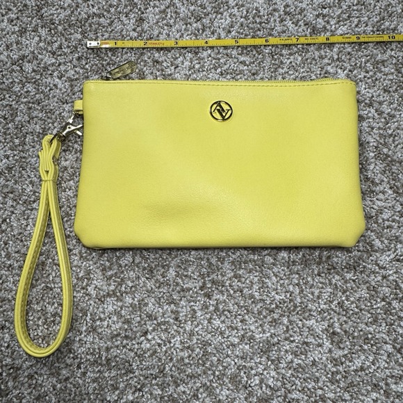 Adrienne Vittadni Bright Yellow Charging Wristlet Wallet Clutch - Picture 14 of 16